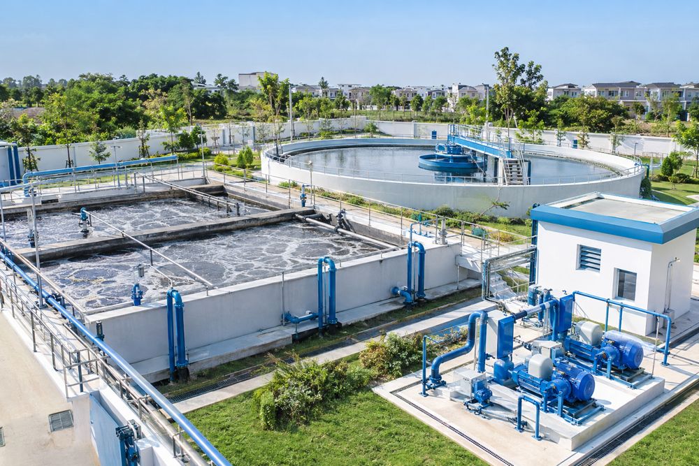 Sewage treatment plant with MBR technology